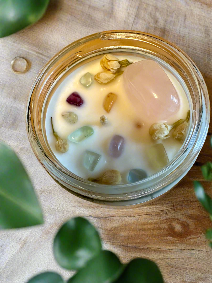Vanilla Frosting | Vanilla Sugar Buttercream | Rose Quartz + Rainbow Fluorite | Reiki Crystal Candle