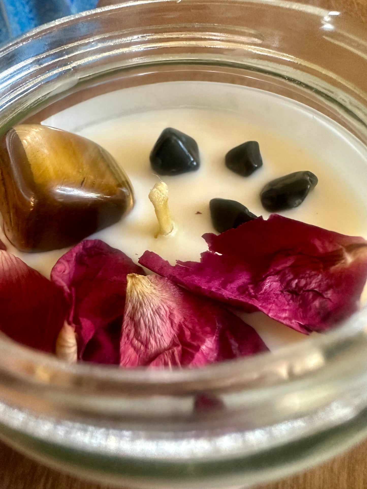 Dark Romance – Reiki-Charged Crystal Soy Candle with Tiger’s Eye & Black Obsidian