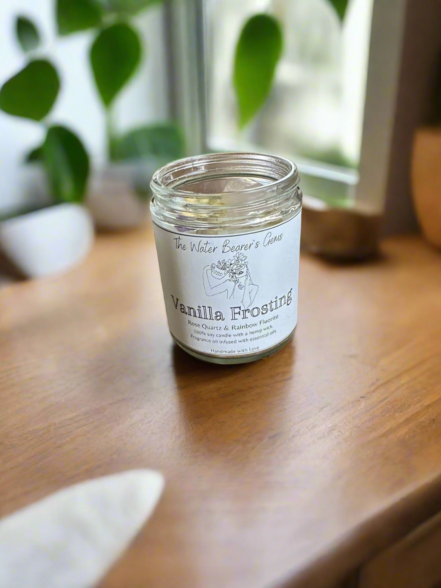 Vanilla Frosting – Reiki-Charged Crystal Soy Candle with Rose Quartz & Rainbow Fluorite